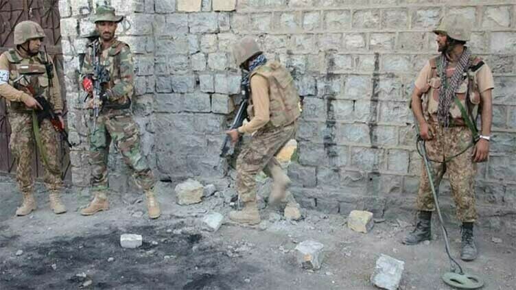 ضلع کرم میں سیکیورٹی فورسز اور دہشت گردوں میں فائرنگ 3 اہلکار شہید، 2 دہشت گرد ہلاک