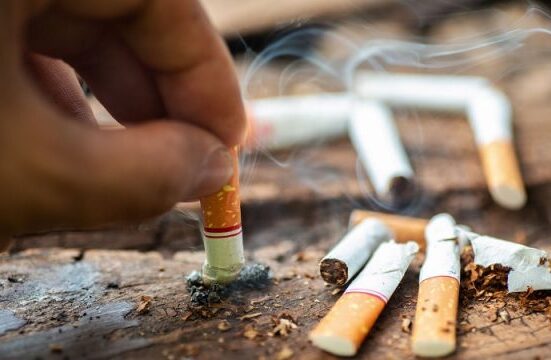 پاکستان میں کم عمر افراد میں تمباکو نوشی کا رحجان بڑھ رہا ہے، ماہرین
