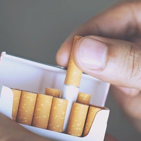 سگریٹ نوشی بھی پیٹ میں چربی کو بڑھا سکتی ہے، تحقیق