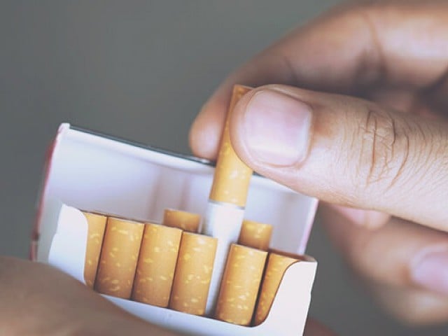 سگریٹ نوشی بھی پیٹ میں چربی کو بڑھا سکتی ہے، تحقیق