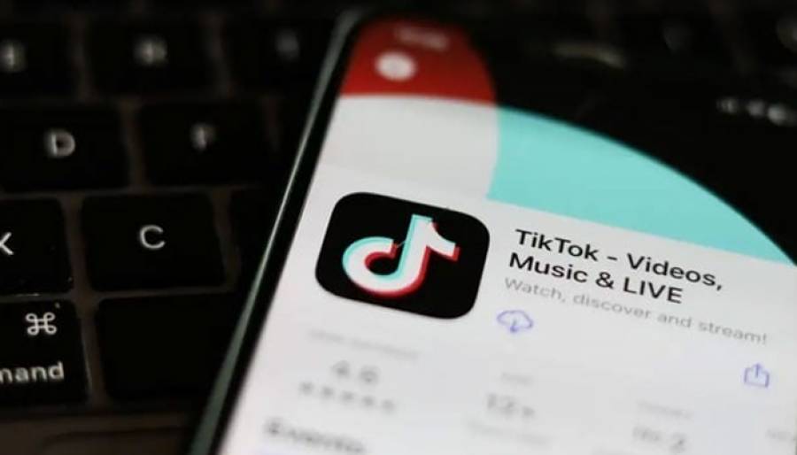 پیسوں کے عوض ٹِک ٹاک کی مسلسل اسکرالنگ کی نوکری