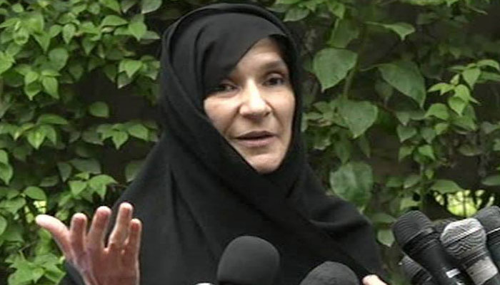چیئرمین پی ٹی آئی کی بہن عظمیٰ خان کے خلاف اراضی جعلسازی کا مقدمہ درج