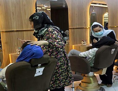 طالبان حکومت کا خواتین کو ہیئر اور بیوٹی سیلون بند کرنے کا حکم