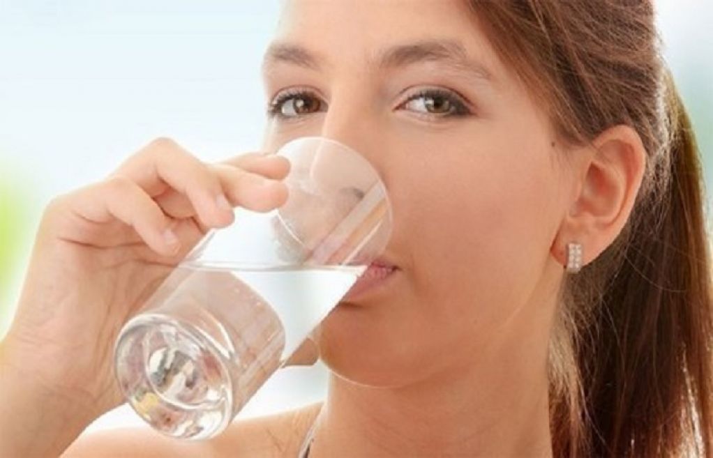 صرف پانی پر منحصر فاقے وزن کم کرنے میں مددگار ہوسکتے ہیں