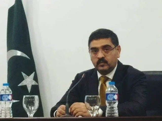 نگراں وزیراعظم نے ذمہ داریاں سنبھالتے ہی وزارتوں سے بریفنگ طلب کرلی