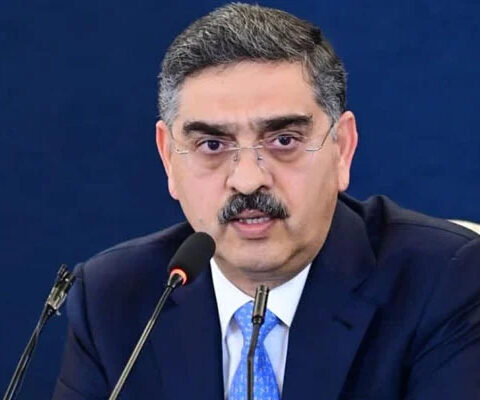 نگراں وزیرِ اعظم 5 روزہ دورے پر امریکا روانہ