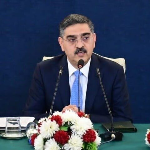 پیٹرول کی قیمت کم ہوچکی سرکاری ادارے اب مہنگائی کم کرائیں، وزیراعظم