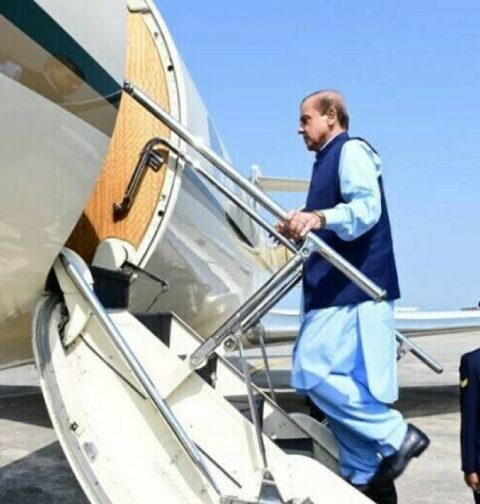 وزیرِ اعظم شہباز شریف 2 روزہ سرکاری دورے پر قطر روانہ