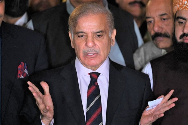 وزیر اعظم شہباز شریف نے فوج اور اداروں کیخلاف مہم کو ناقابل برداشت قرار دے دیا