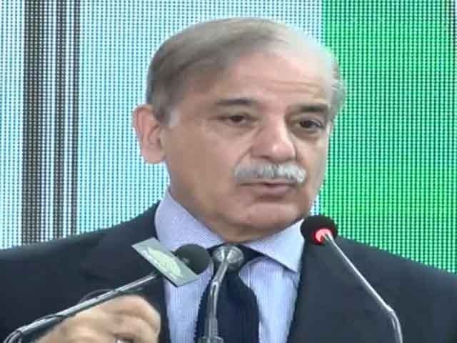 وزیراعظم شہباز شریف کا ملک بھر کے ایک لاکھ طلباء کو لیپ ٹاپ دینے کا اعلان