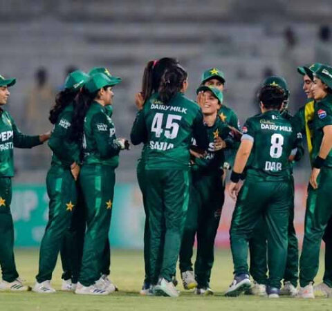 نداڈار، عالیہ ریاض سمیت 6 کرکٹرز پی سی بی سینٹرل کنٹریکٹ سے باہر