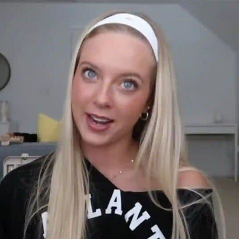 یوٹیوبر اینا بیل 22 سال کی عمر میں چل بسیں