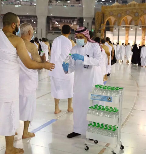 رمضان المبارک میں مسجد الحرام میں 40 ملین لیٹر آب زم زم تقسیم کیا جائیگا